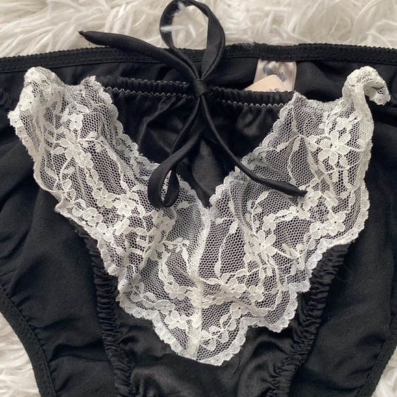 NWT Y2K Victoria's Secret Black Lace Trim Panties - Picture 2 of 7
